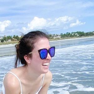 Meet your Posher, Ellen